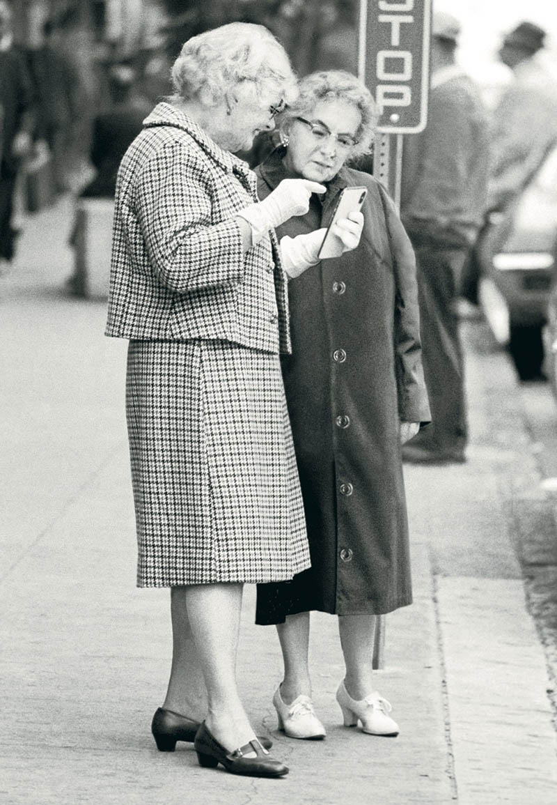 Avanti: Looking At Phone