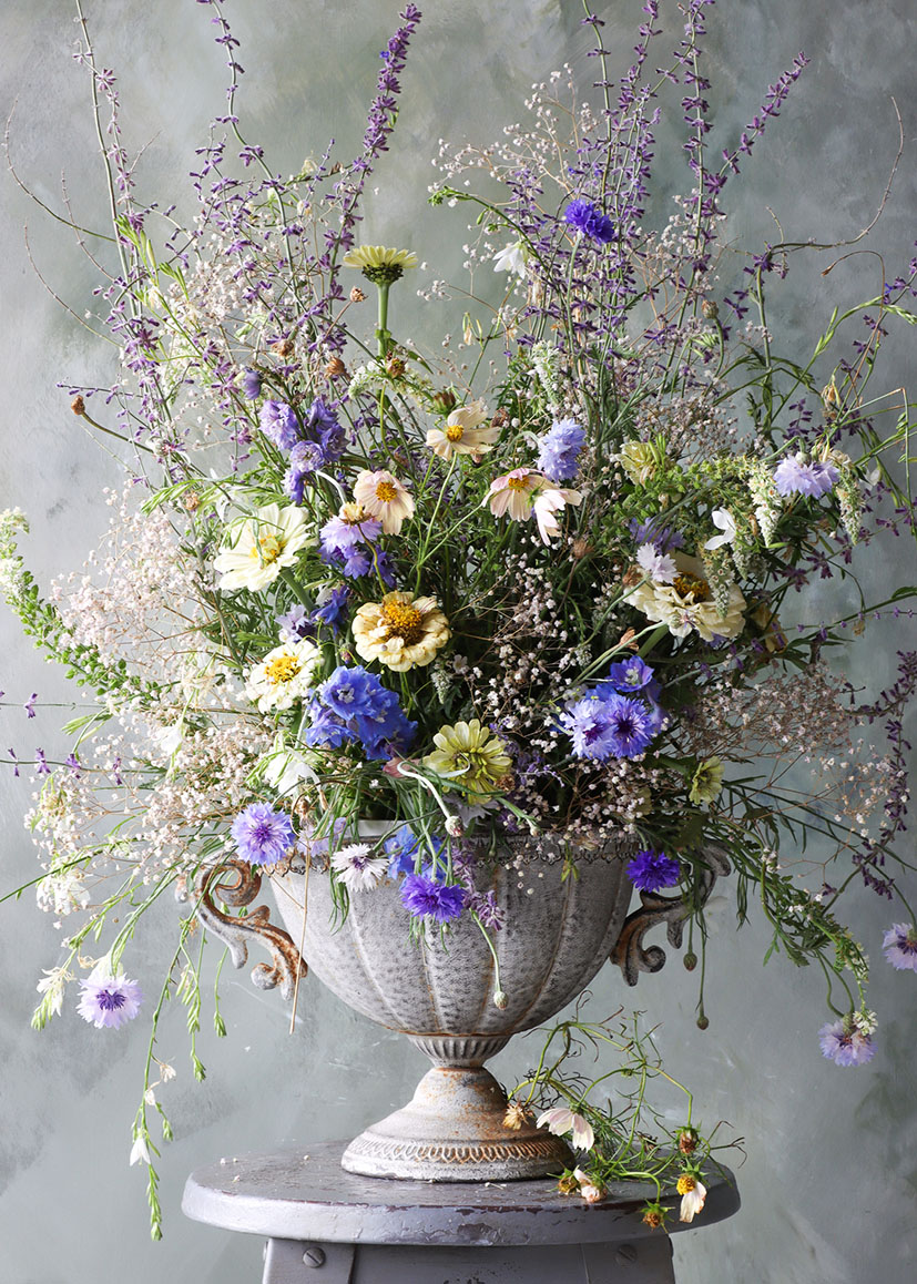 Kate W: Grand Vase Blue